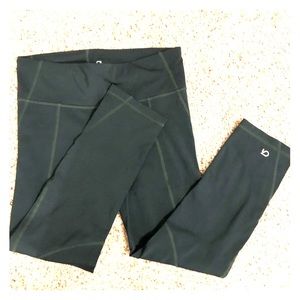 GapFit gfast crop workout leggings